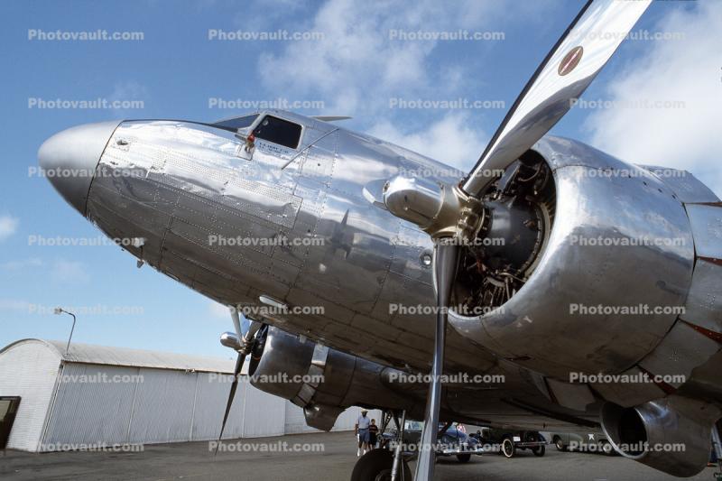 Douglas Commercial DC-3 Twin Engine Prop