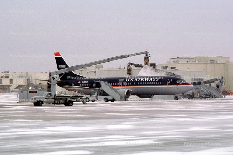 N433US, snow removal, Boeing 737-4B7, US Airways AWE, 737-400 series, CFM56-3B2, CFM56
