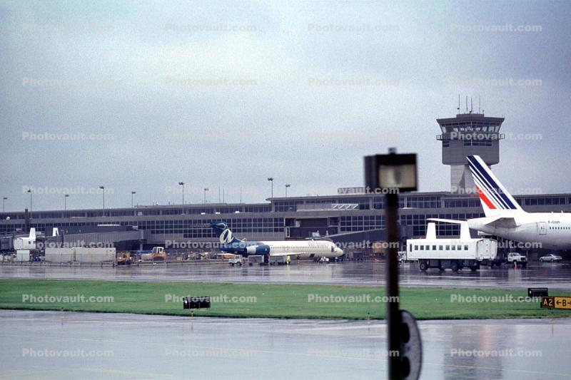 Washington Dulles International Airport, (IAD), Washington-DC, USA, Douglas DC-9, Control Tower