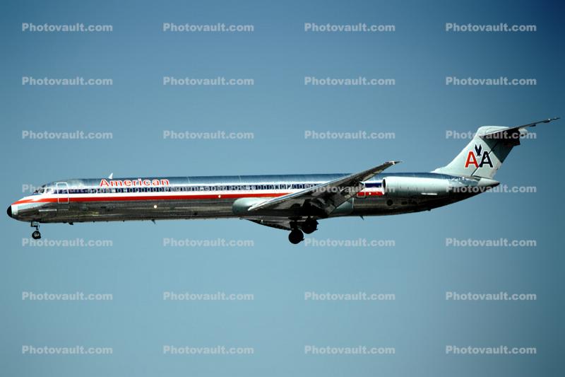 N400AA, American Airlines AAL, McDonnell Douglas MD-82, JT8D