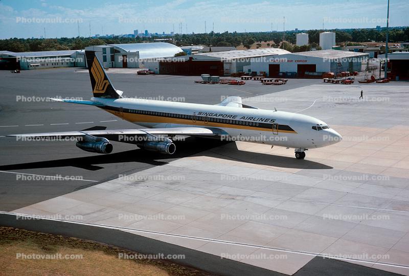 9V-BFB, Singapore Airlines SIA, Boeing 707-312B