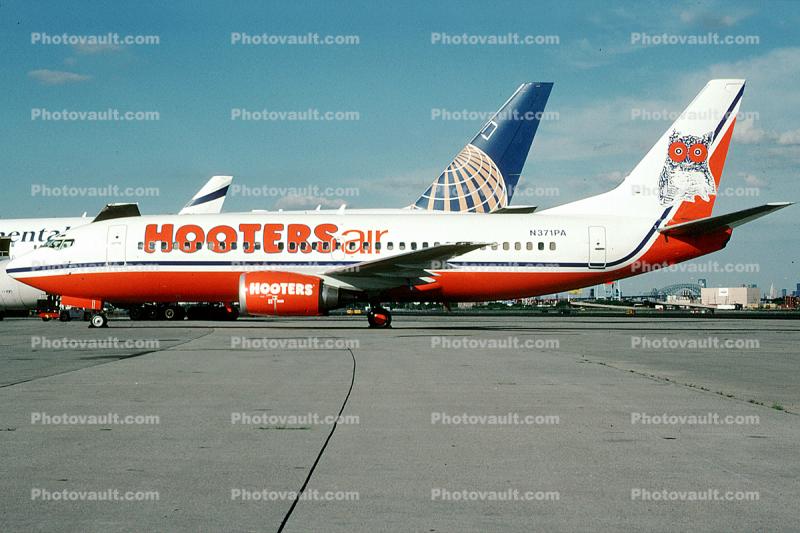 N371PA, Boeing 737-306, Hooters Air, CFM56-3B1, CFM56, 737-300 series
