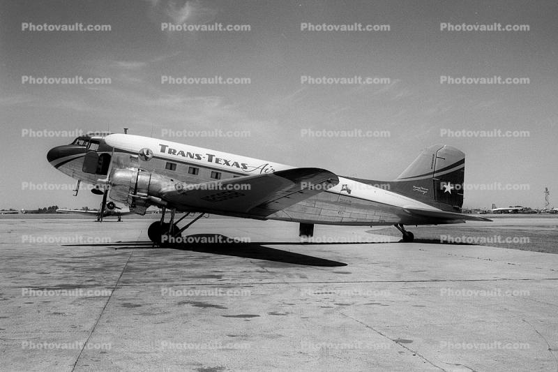 N25658, Douglas DC-3-277B, Trans-Texas Airways TTa, R-1820, 1950s
