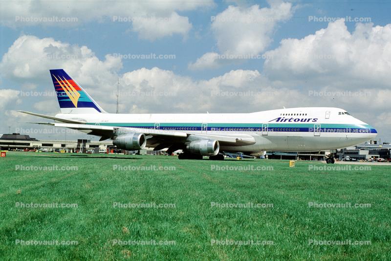 ZK-NZZ, Airtours, Boeing 747-219B, 747-200 series, RB211-524D4, RB211