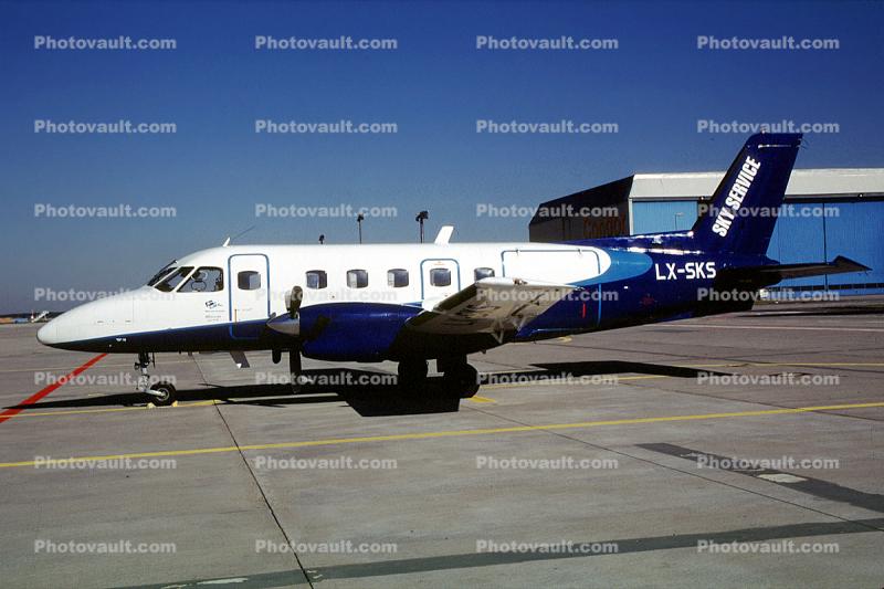 LX-SKS, Skyservice, Embraer EMB-110P1 Bandeirante