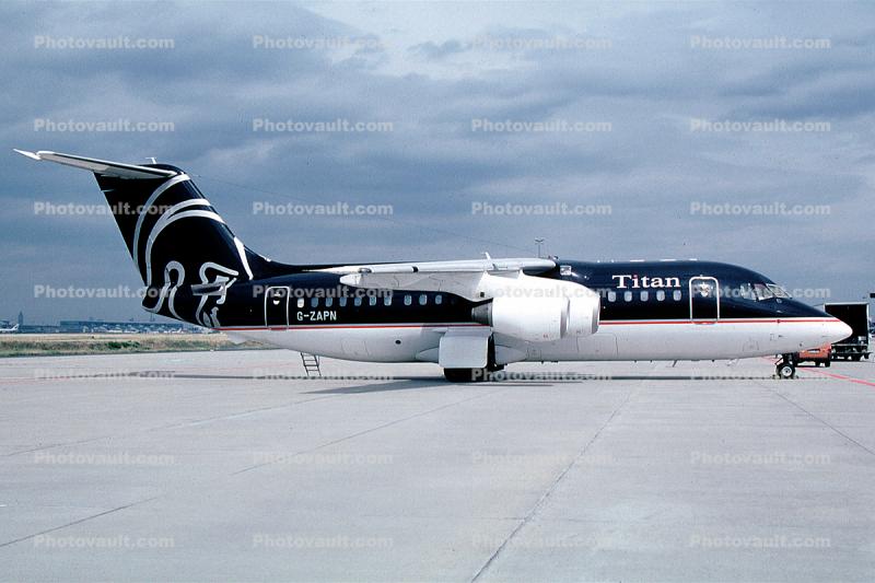 G-ZAPN, Titan Airways, Bae 146-200QC