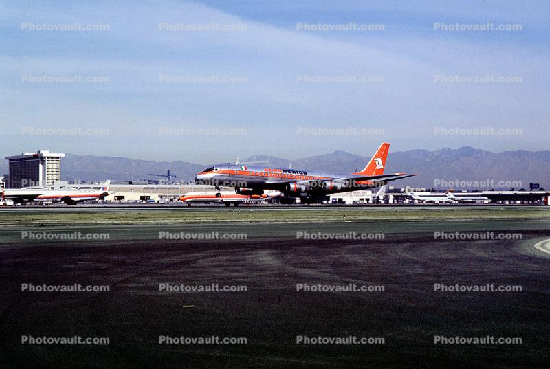 AeroMexico, Douglas DC-8