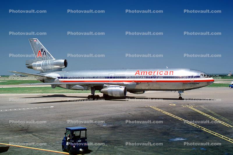 N111AA, American Airlines AAL, Douglas DC-10-10, LuxuryLiner, CF6