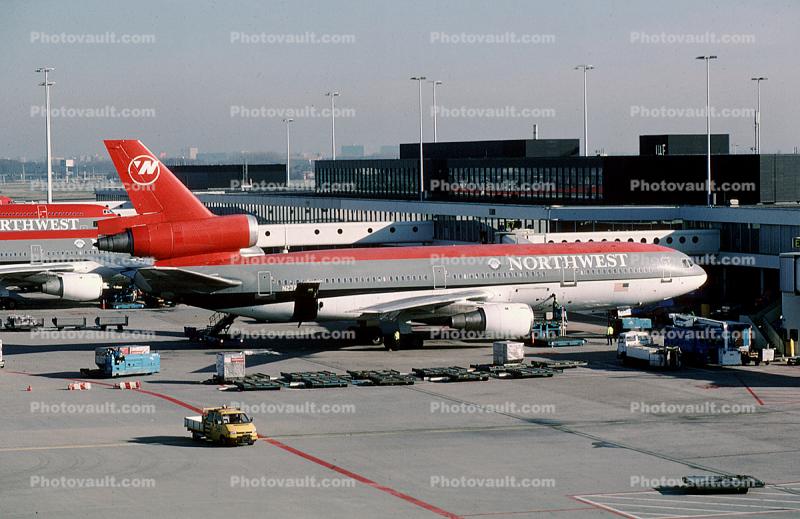 N232NW, Douglas DC-10-30, Northwest Airlines NWA, CF6-50C2, CF6