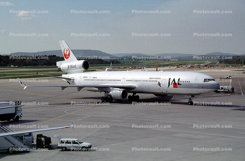 JA8587, Japan Airlines JAL, McDonnell Douglas, MD-11, CF6-80C2D1F, CF6