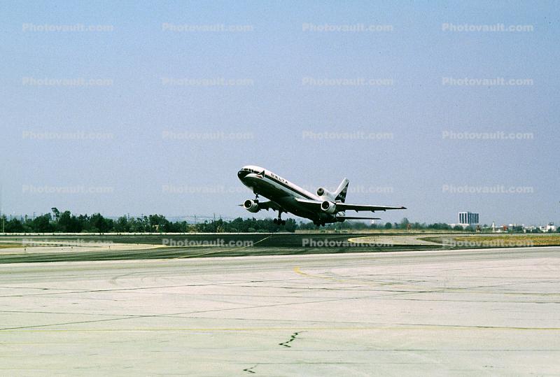 Delta Air Lines, Lockheed L-1011, airborne, flight, flying, Taking-off