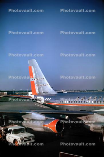 N7532A, Boeing 720-023(B), American Airlines, Boeing 720B, GMC refueling truck, Astrojet