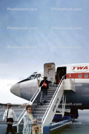 Boarding Passenger, Trans World Airlines TWA, Boeing 707, Stairs, Steps, nose, ramp stairs