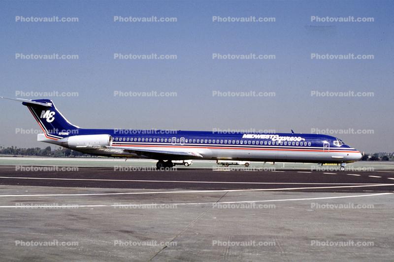 N701ME, McDonnell Douglas MD-88, JT8D