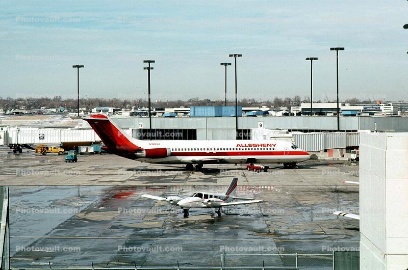 N960VJ, Douglas DC-9-31, Allegheny Airlines, Terminal, Airport, Jetway, Building, Airbridge, JT8D-7B s3, JT8D
