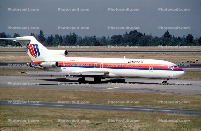 N7623U, United Airlines UAL, Boeing 727-222, JT8D-7B, JT8D, 727-200 series