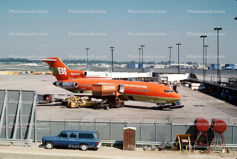 N7279, Boeing 727, Braniff International, Jetway, Airbridge
