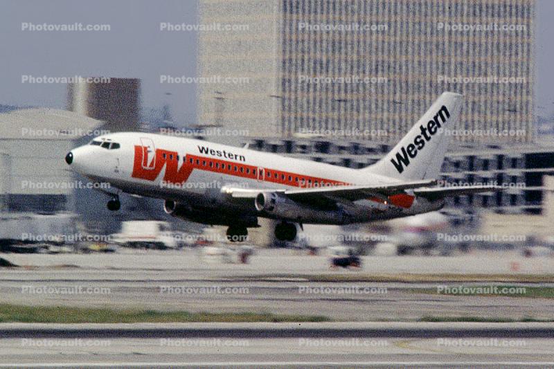 Boeing 737, Western Airlines WAL