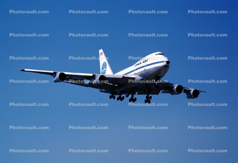Pan American World Airways, Boeing 747, Landing