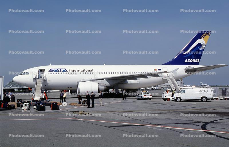 CS-TGU, Airbus A310-304, Azores, Terceira, Bomb Scare, Dog sniffing for Bombs, CF6