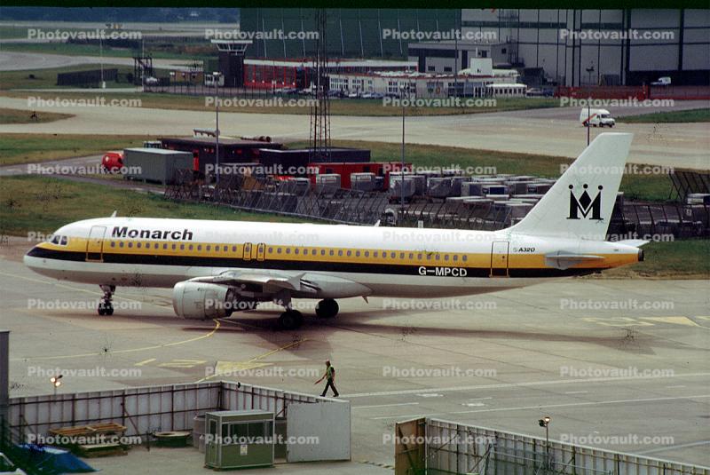 G-MPCD, Monarch Airlines, Airbus A320-212 series, CFM56