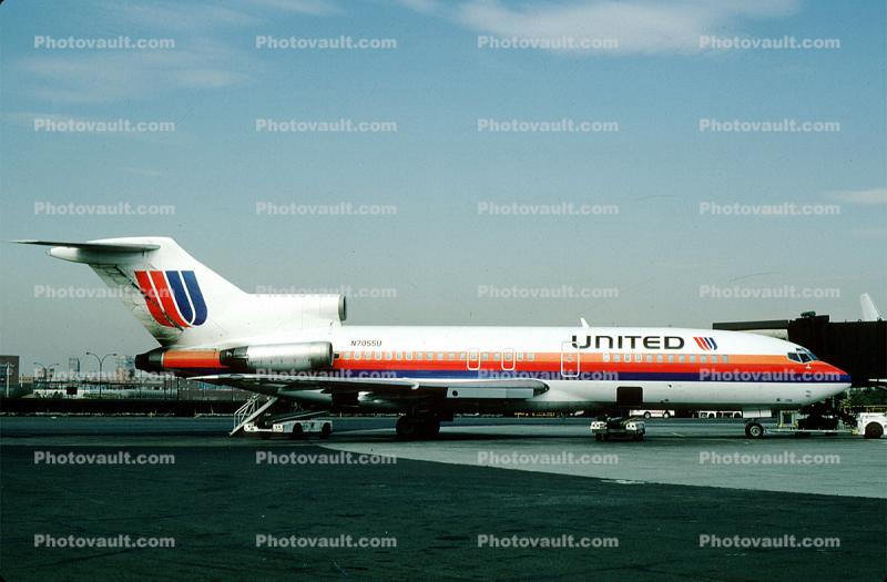 N7055U, Boeing 727-22, JT8D-1, JT8D, Airstair, 727-200 series