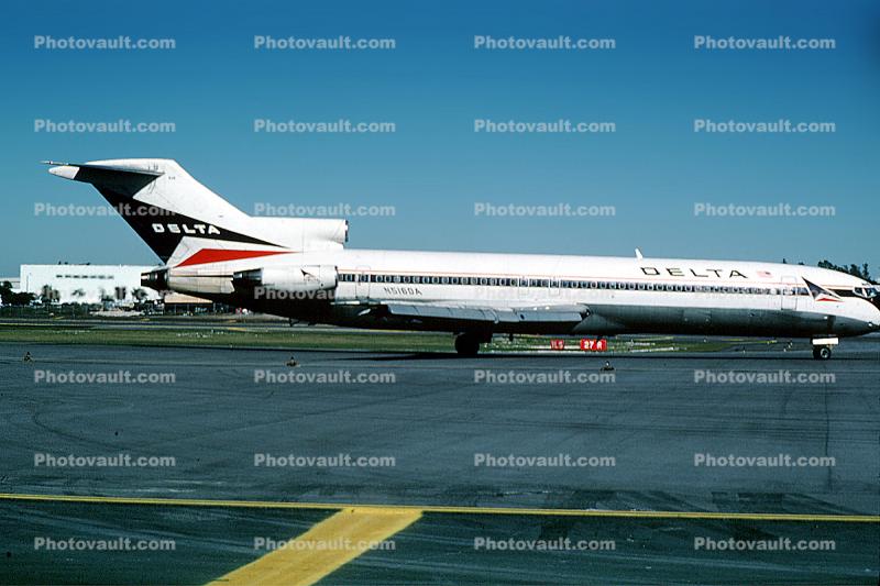 N516DA, Boeing 727-232, Delta Air Lines, JT8D, 727-200 series