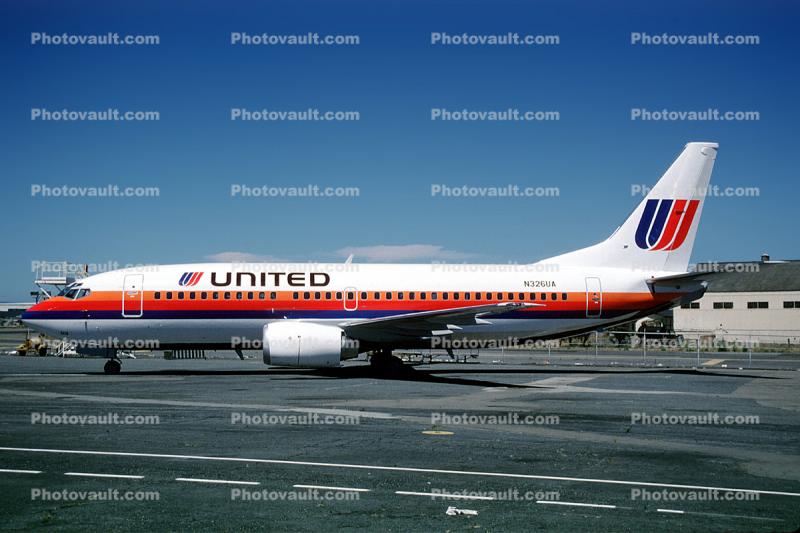 N326UA, United Airlines UAL, Boeing 737-322, 737-300 series, CFM56-3C1, CFM56