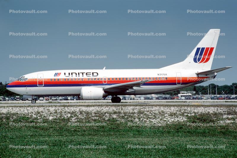 N317UA, United Airlines UAL, Boeing 737-322, 737-300 series