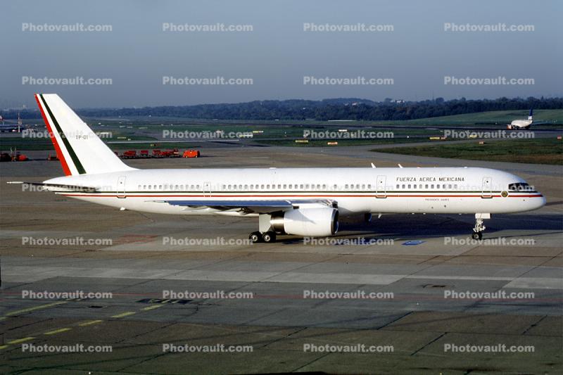 TP-01, Boeing 757-225, Fuerza Aerea Mexicana, RB211