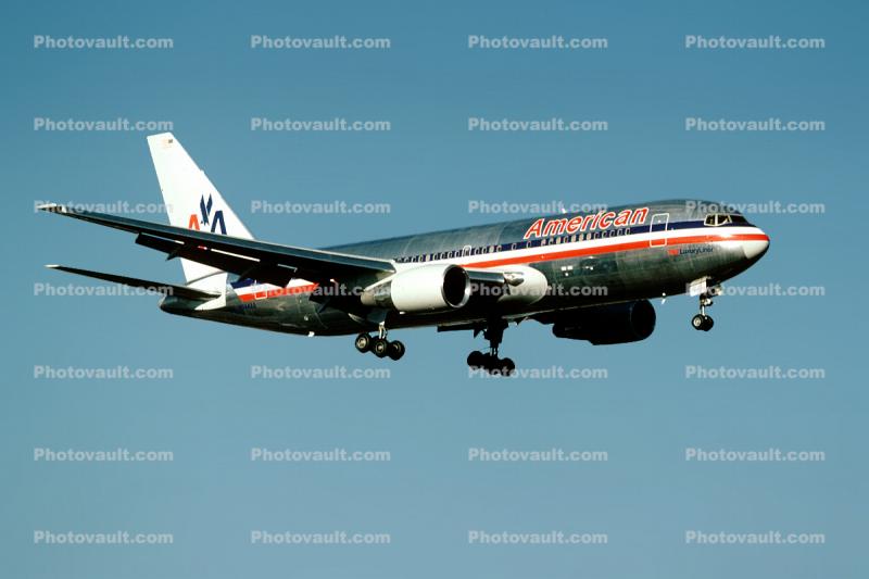 N324AA, Boeing 767-223ER, American Airlines AAL, CF6-80A2, CF6, 767-200 series