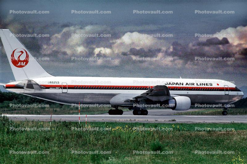 JA8253, Boeing 767-346, Japan Airlines JAL, 767-300 series, CF6