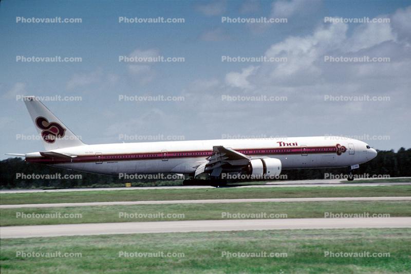 HS-TKD, Boeing 777-307, Thai Airlines, 777-300 series, thrust reverser, Brisbane Airport (BNE), Australia