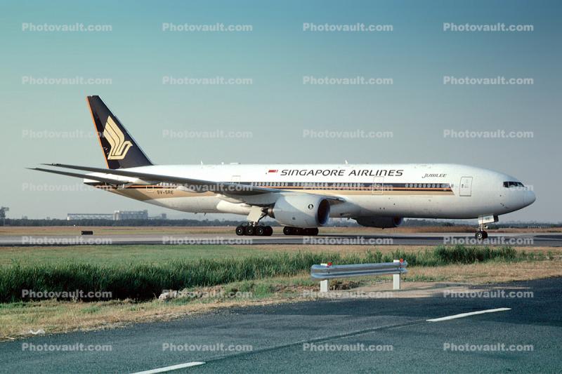 9V-SRE, Boeing 777-212ER, Singapore Airlines SIA, BNE, 777-200 series, Brisbane Airport (BNE), Australia