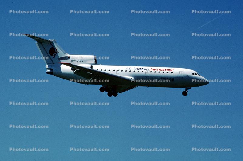 ER-42409, Air Moldova Airlines, Yak-42