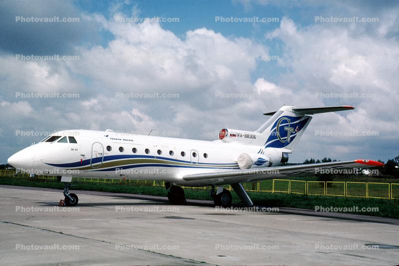 RA-88306, Samara Airlines, Yak-40