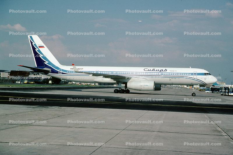 RA-64017, Siberia Airlines, Tupolev Tu-204-100