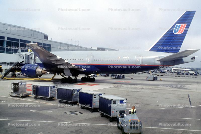 N786UA, United Airlines UAL, Boeing 777-222ER, PW4090, PW4000
