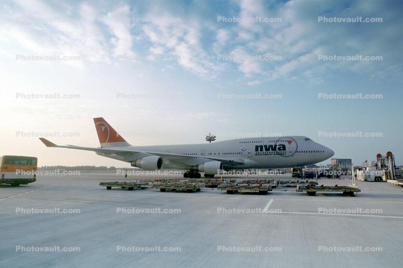 N661US, Boeing 747-451, Northwest Airlines NWA, 747-400 series, PW4056, PW4000
