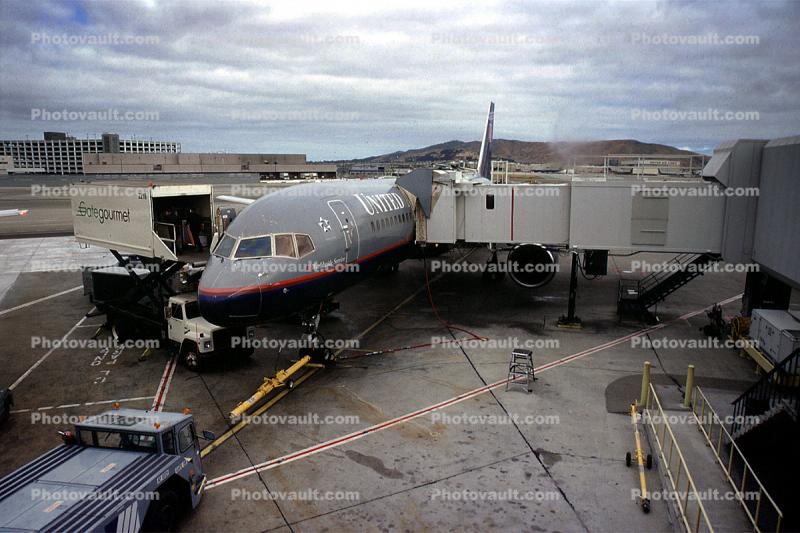 Boeing 757, Jetway, Catering Truck, Airbridge
