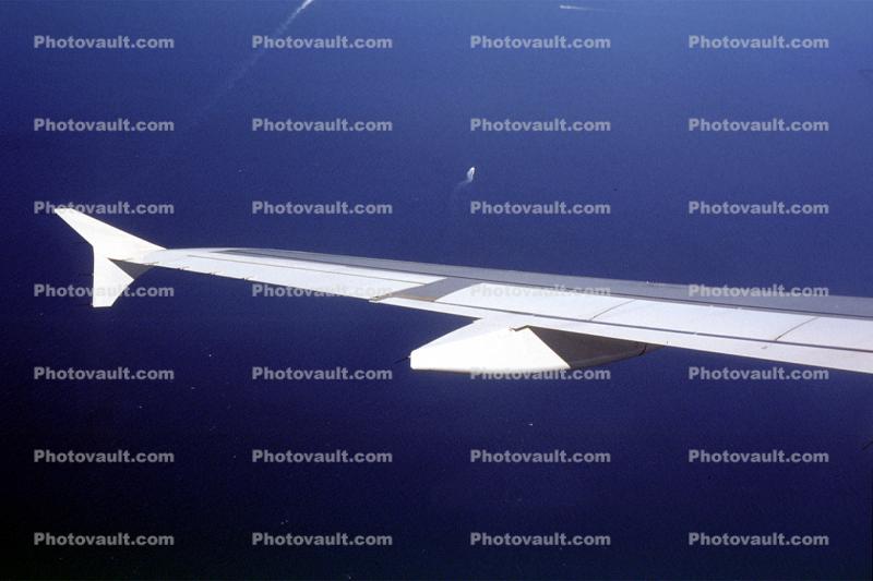 Airbus A320 series, wing in flight