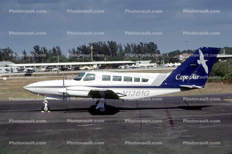 N1361G, Cape Air, Cessna 402C
