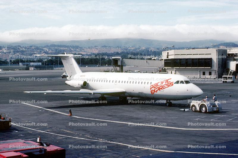 N1548, BAC 111-203AE, Pacific Express Airlines, pushback, pusher tug