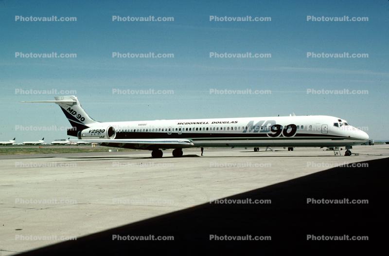 MD-90, V2500 IAE Jet Engine