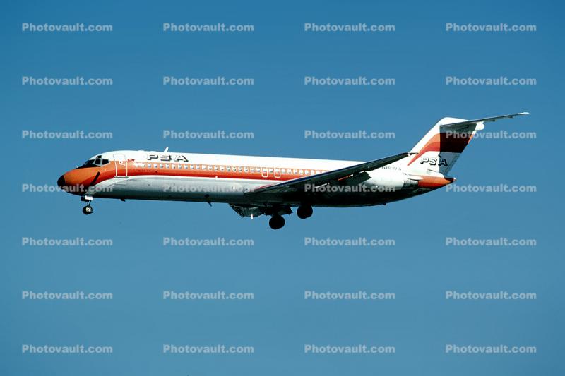 N707PS, Douglas DC-9-32, JT8D-7B, JT8D, Smileliner