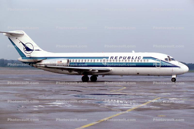 N8913E, Republic Airlines, Douglas DC-9-14, JT8D-7B s3, JT8D