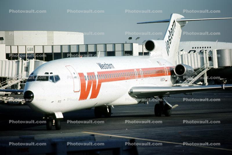 N2820W, Boeing 727-247, JT8D, 727-200 series