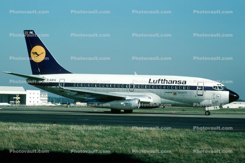 D-ABFK, Lufthansa, Boeing 737-230, 737-200 series, JT8D-15, JT8D