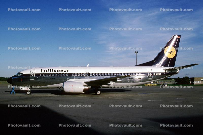 D-ABXA, Lufthansa, Boeing 737-330 QC, 737-300 series, CFM56-3B1, CFM56