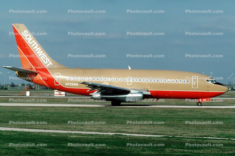 N722WN, Boeing 737-2T4, 737-200 series